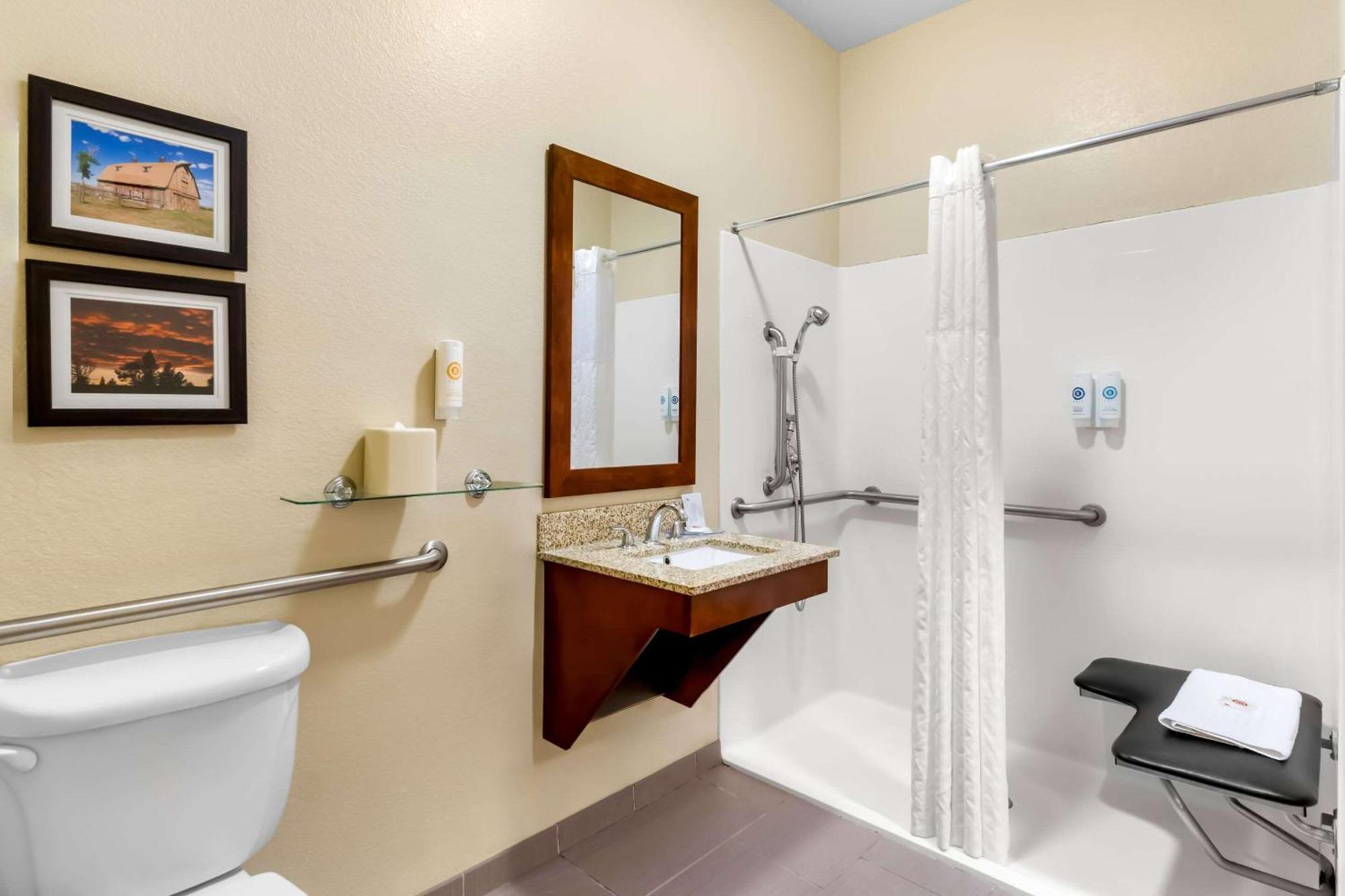 Hotel Comfort & Near Of Wyoming Laramie