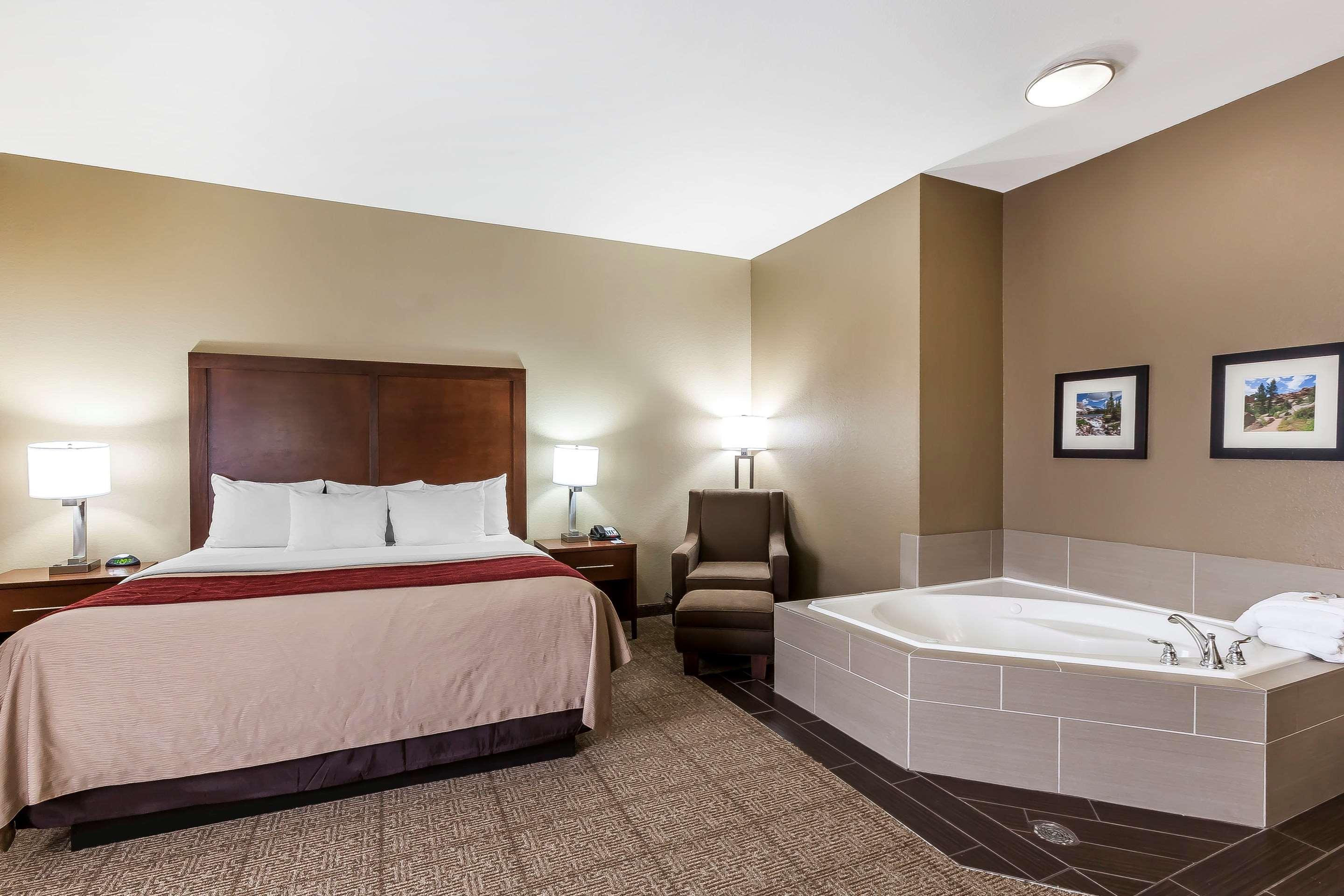 Hotel Comfort & Near Of Wyoming 3*